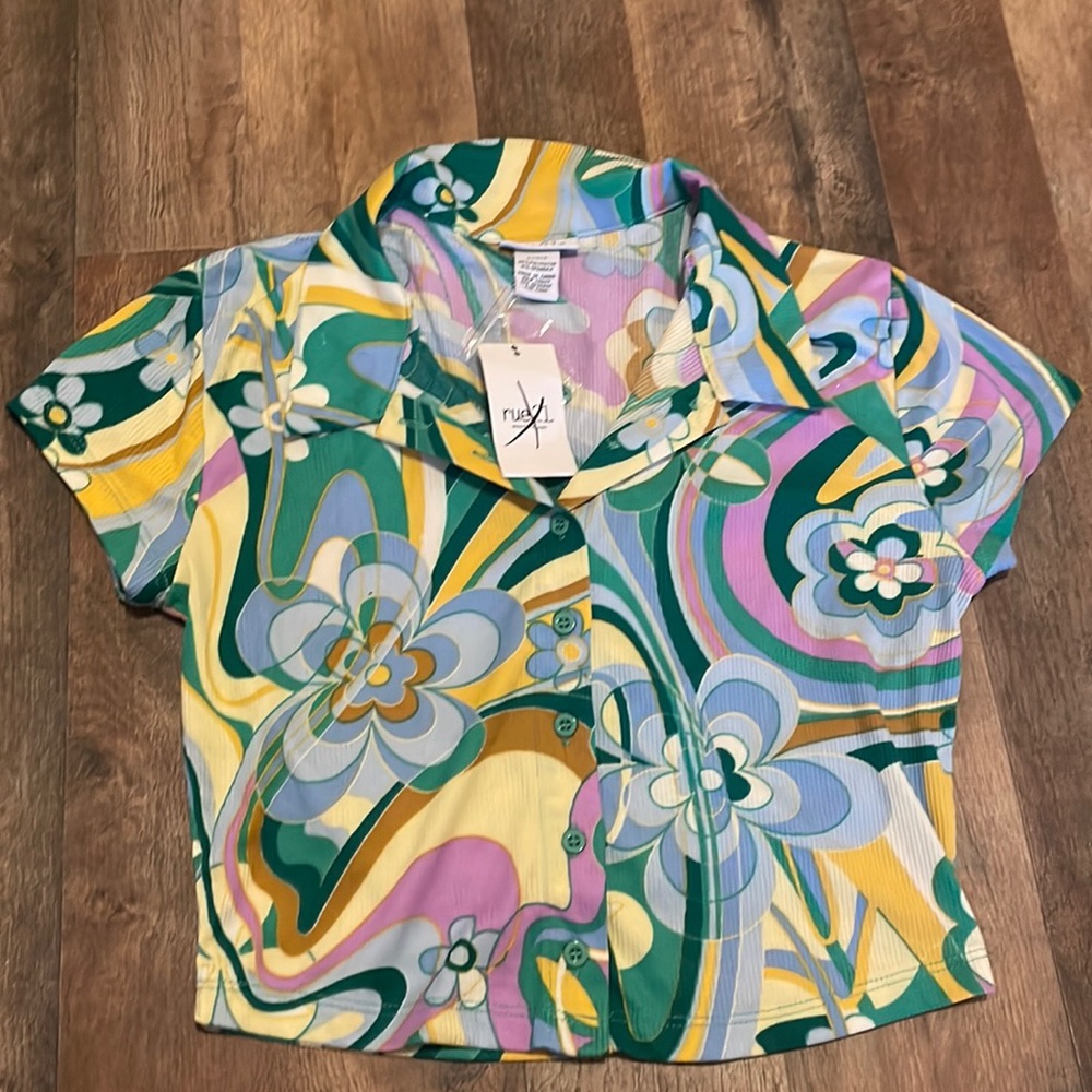 Brand new with tags! Floral, colorful collared crop top. Comes with extra button